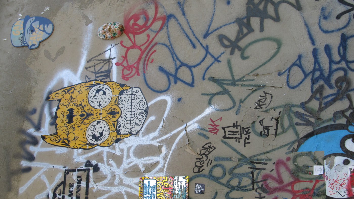 Demande d'enlèvement de graffiti à Paris : à qui s'adresser selon la surface